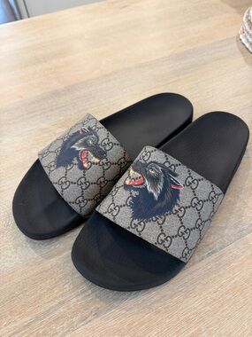 Men’s Gucci GG Supreme Wolf Head Slide Sandals